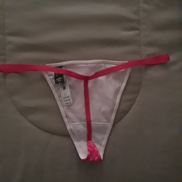 Victoria Secret - Picture 4 of 5